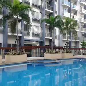 One Palm Tree Manilla