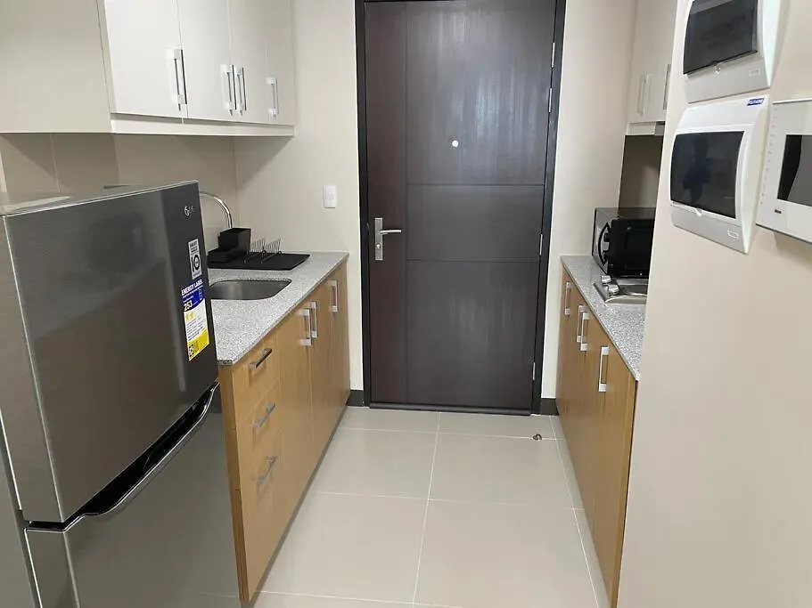 Modern & Sleek 1 Bedroom Uptown Parksuites Manila