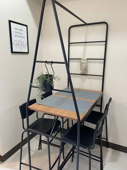 Apartment Modern & Sleek 1 Bedroom Uptown Parksuites Manila Philippines